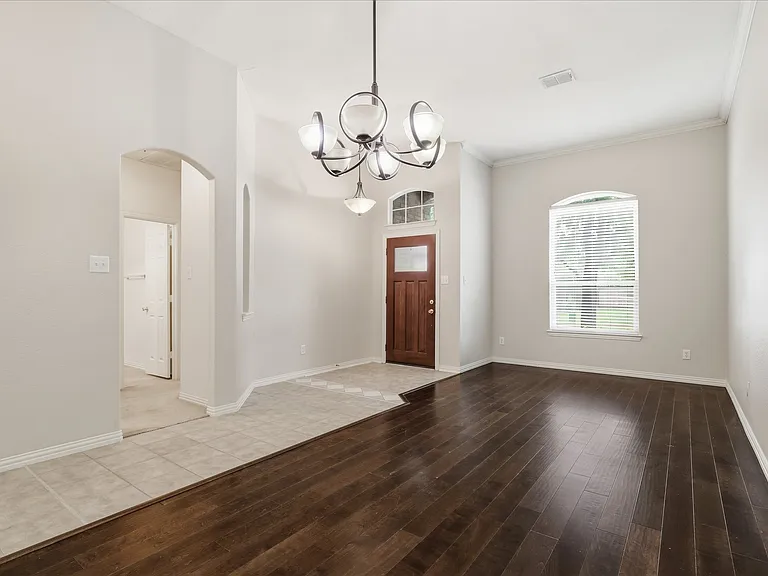 751 Trail Dr — Photo 6