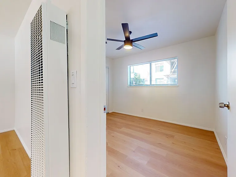 1520 Castro St — Photo 7