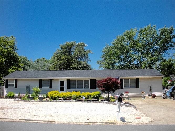 1st image of 1100 Fairview Dr