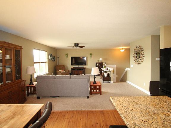 5th image of 230 Brookstone Dr