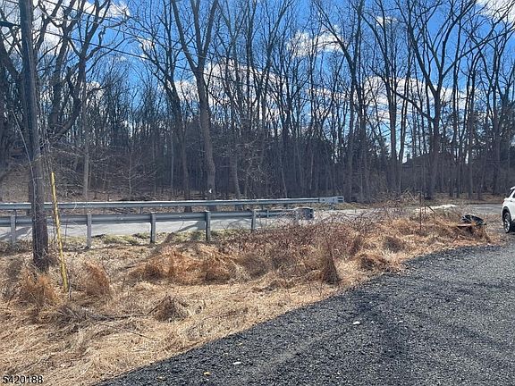 4th image of 83 Creek Rd