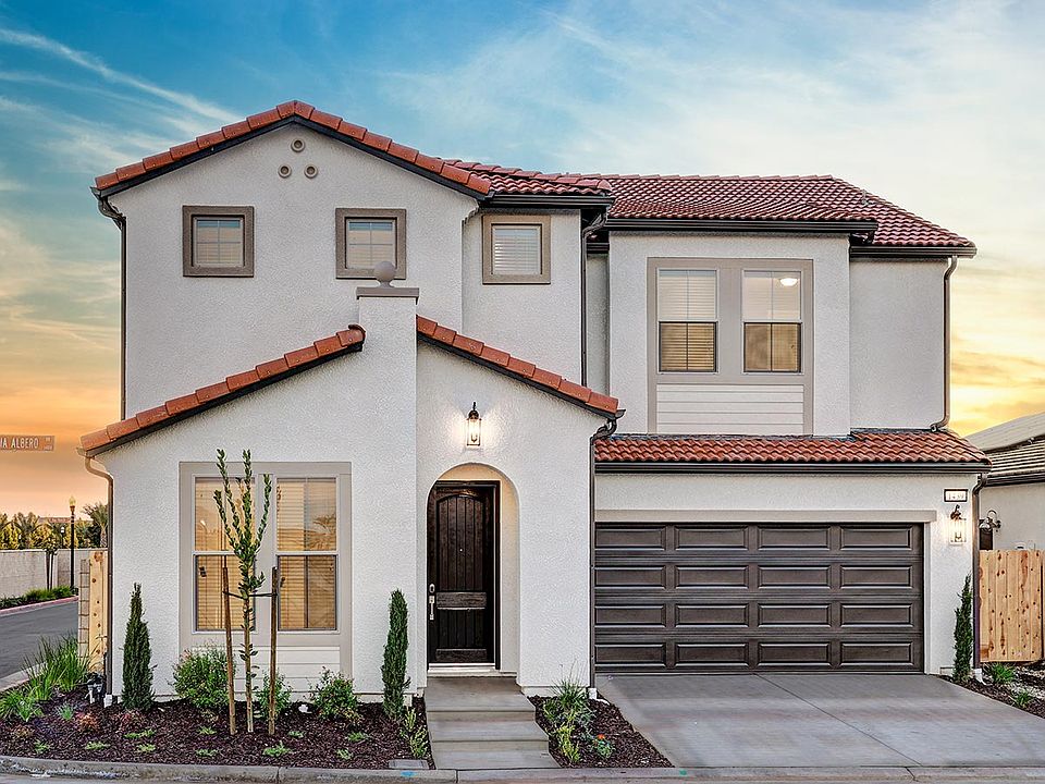 Canvas 12 - Modern Spanish Exterior