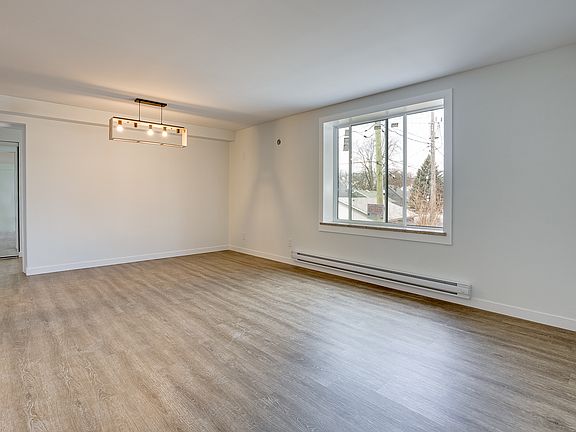 4th image of 1985 Westcott Rd #203