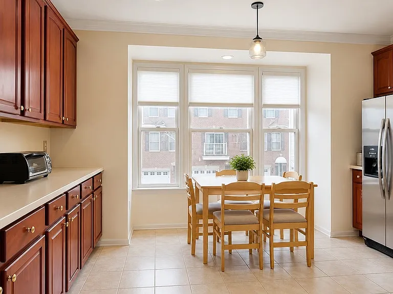 239 Brower Ct — Photo 2