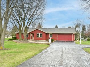 S87W31119 Meyer Dr, Mukwonago, WI 53149