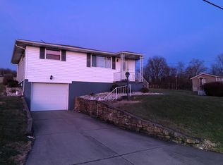 67 E End Rd, Smock, PA 15480
