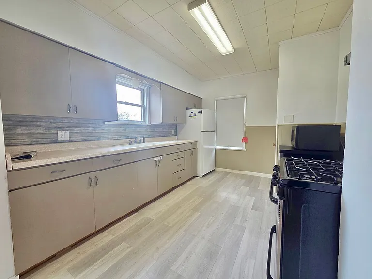 145 N 300 W — Photo 7