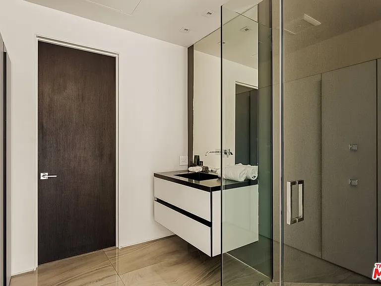 2210 N Bowmont Dr — Photo 18