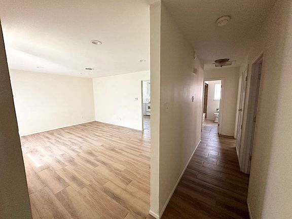4th image of 4616 Wilshire Dr