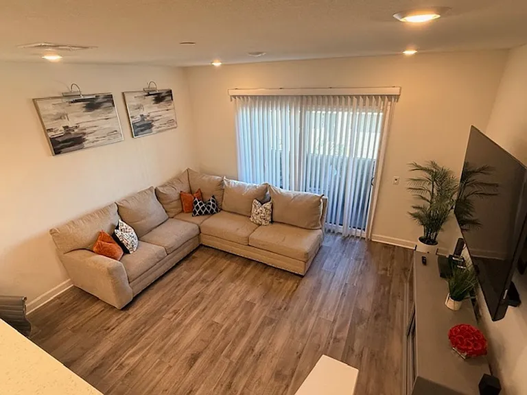 2052 Vela Ln — Photo 4