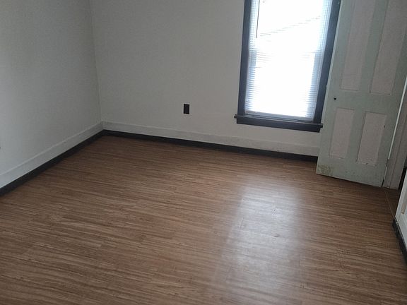 4th image of 17-19 E Main St #17A