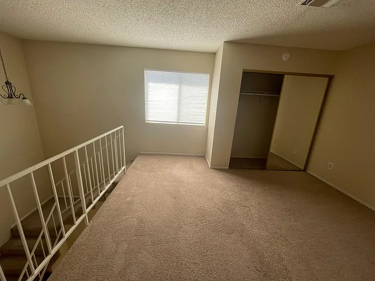 1020 Willow Tree Dr #B — Photo 17