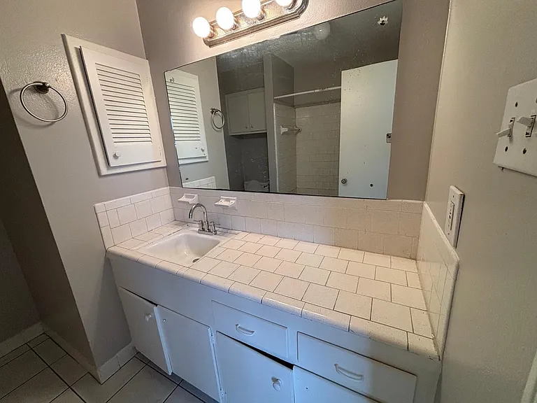 2710 Briarhurst Dr #5 — Photo 21