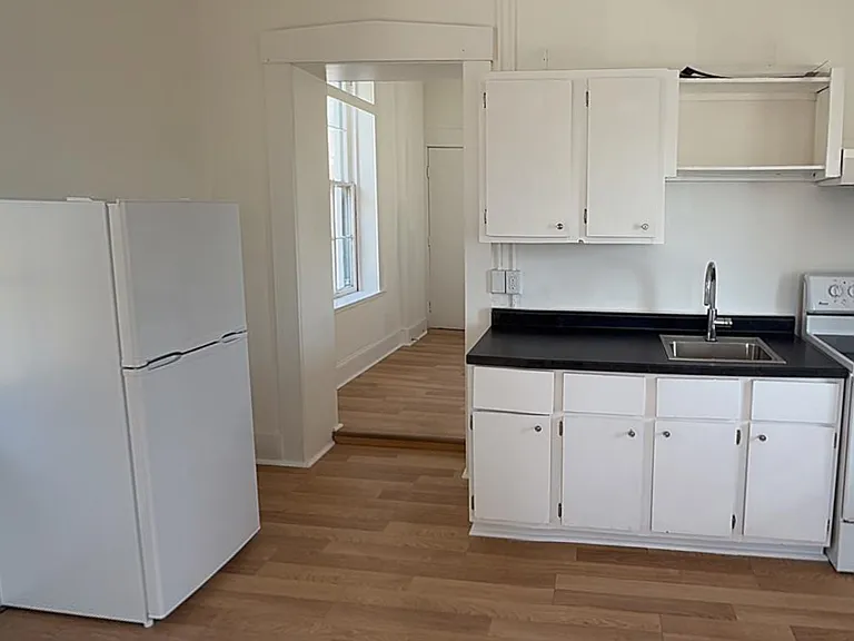 530 Western Ave #4 — Photo 6