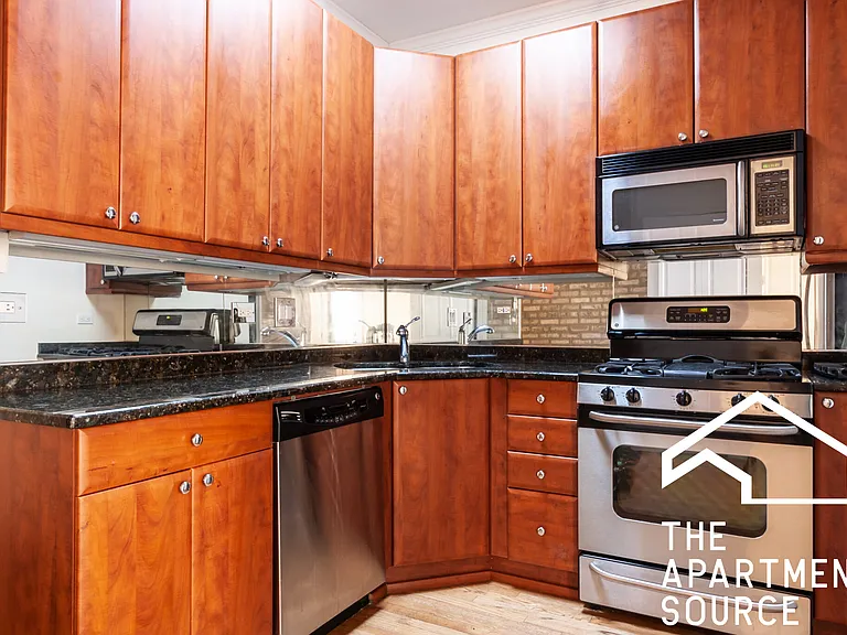 618 W Roscoe St #1 — Photo 6