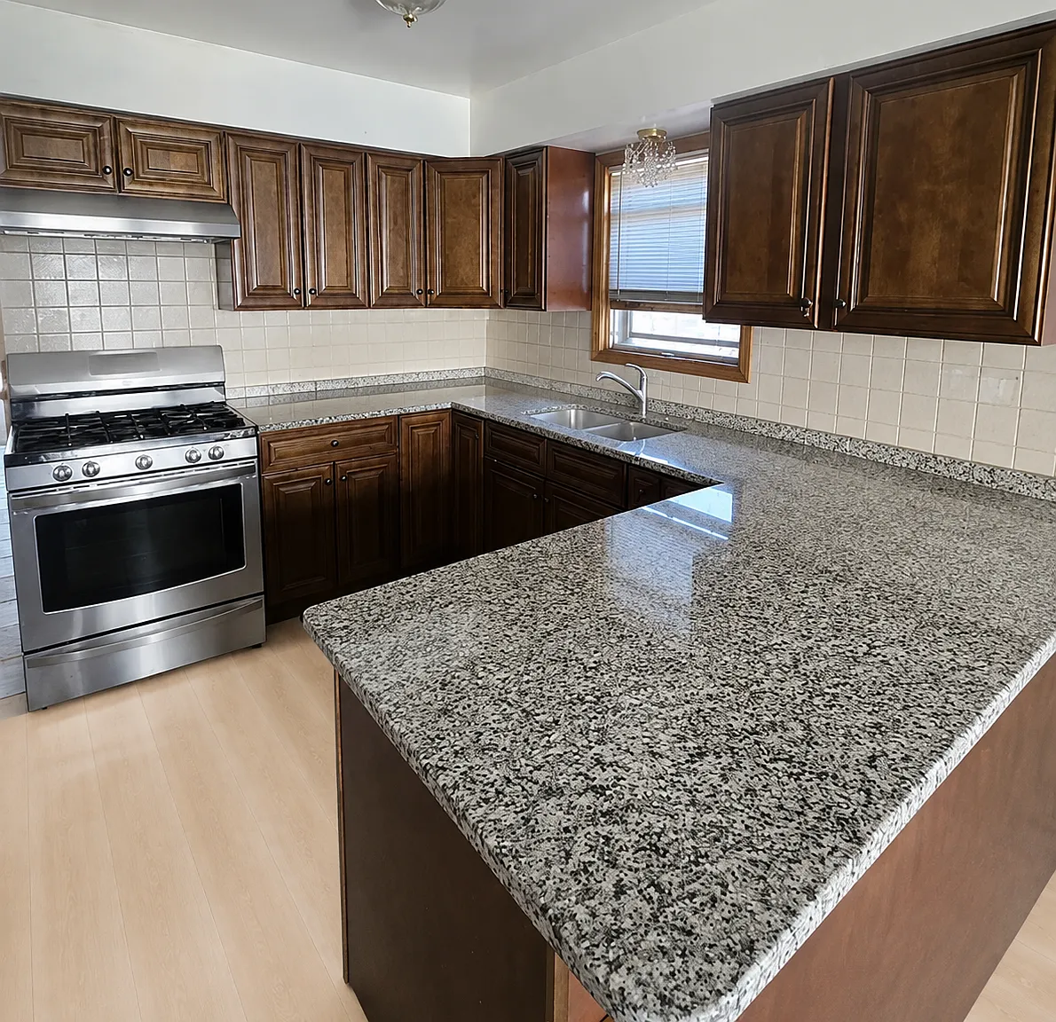 3 bed, 1450 sqft, $2,300 — Photo 2