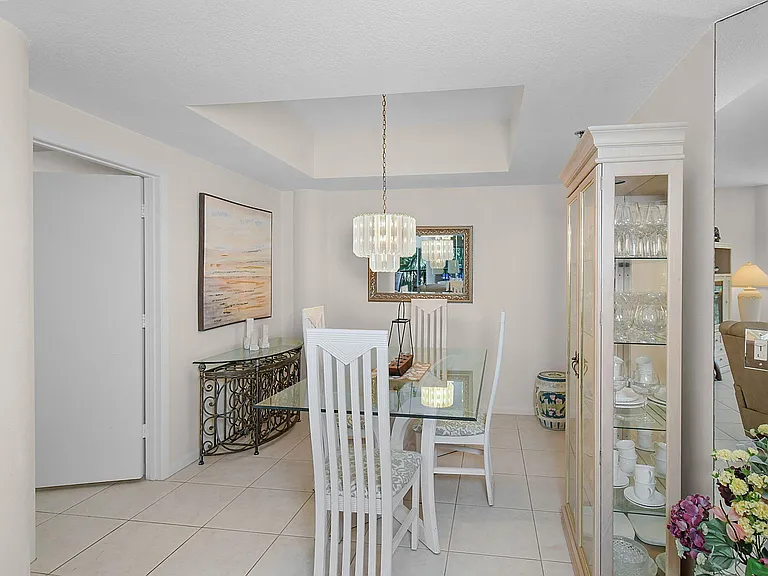 221 NE Plantation Rd #211 — Photo 12