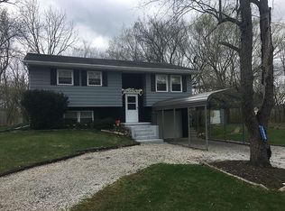 15900 Wildwood Dr, Lowell, IN 46356