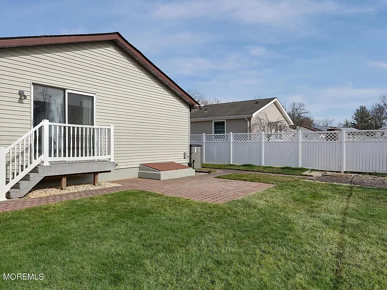 16 Pine Tree Ln — Photo 24
