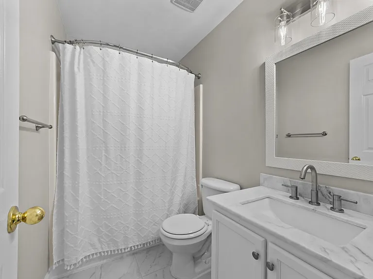 115 Jones St — Photo 21