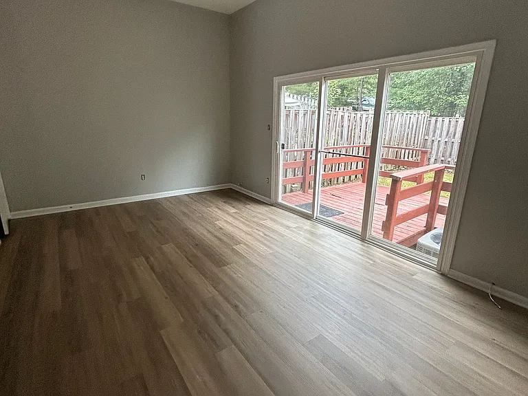 2090 Pilgrim Dr — Photo 8