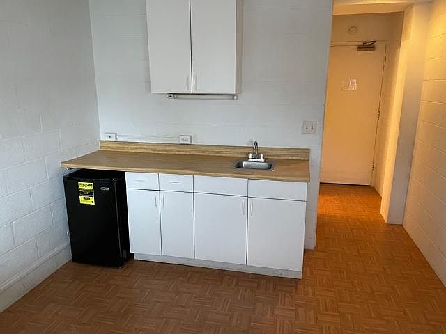 2nd image of 1142 S King St #4011