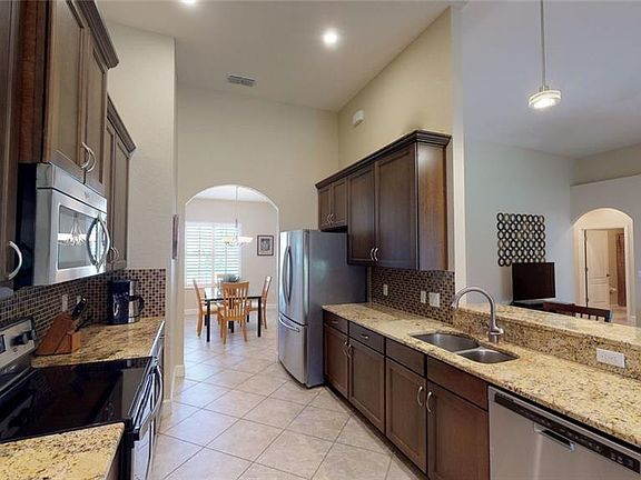 4th image of 6420 Royal Preserve Dr