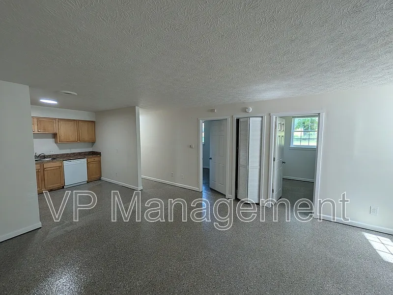 2 bed, 1.0 bath, $895 — Photo 1