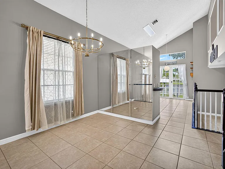 1204 Oakwater Dr — Photo 10