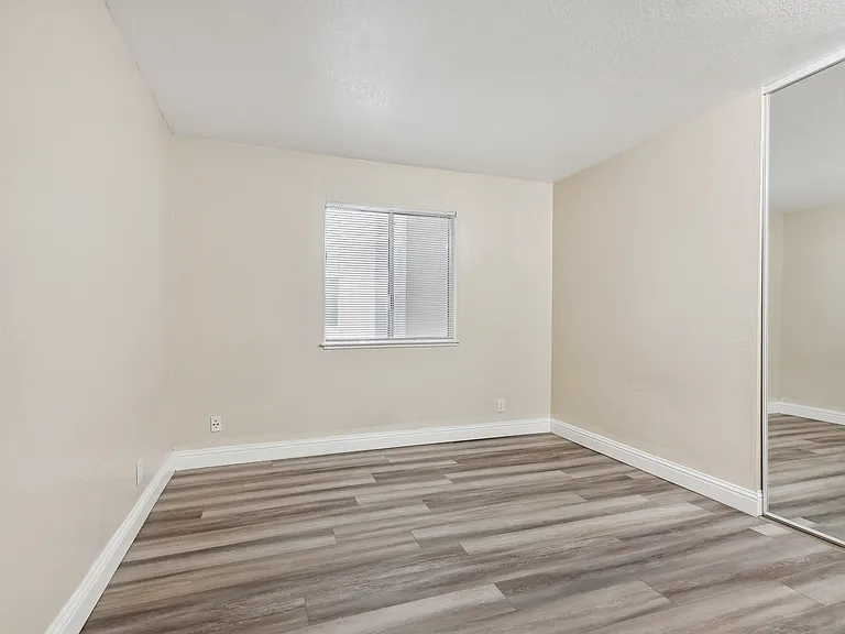 2732 Haste Street — Photo 32
