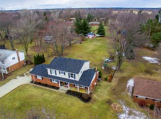 1875 Mackwood Rd, Rochester Hills, MI 48307