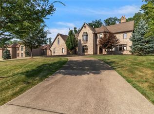 2167 S Villa Dr, Gibsonia, PA