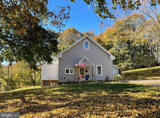 37 E Main St, Railroad, PA 17355