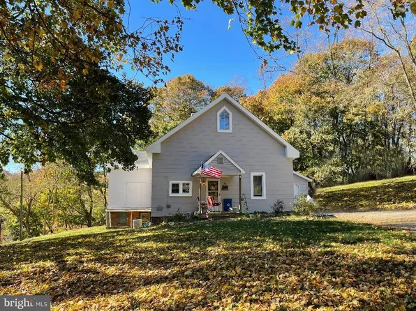 37 E Main St, Railroad, PA 17355