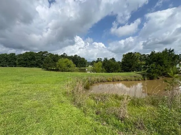 37 Silver Lakes Dr, Huntsville, TX 77340