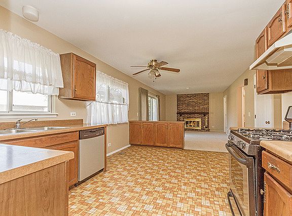 5th image of 1904 Williamsburg Dr