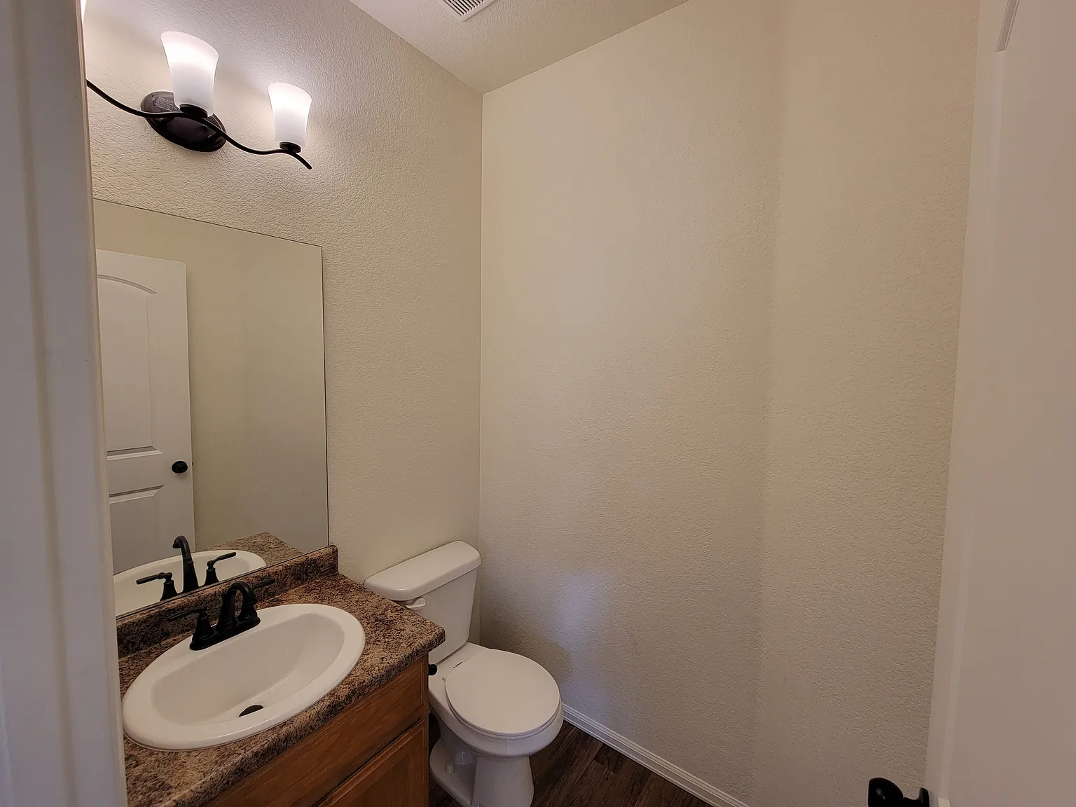 3 bed, 2.5 bath, 1604 sqft, $2,900 — Photo 3