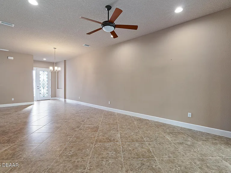829 Pinewood Dr — Photo 9