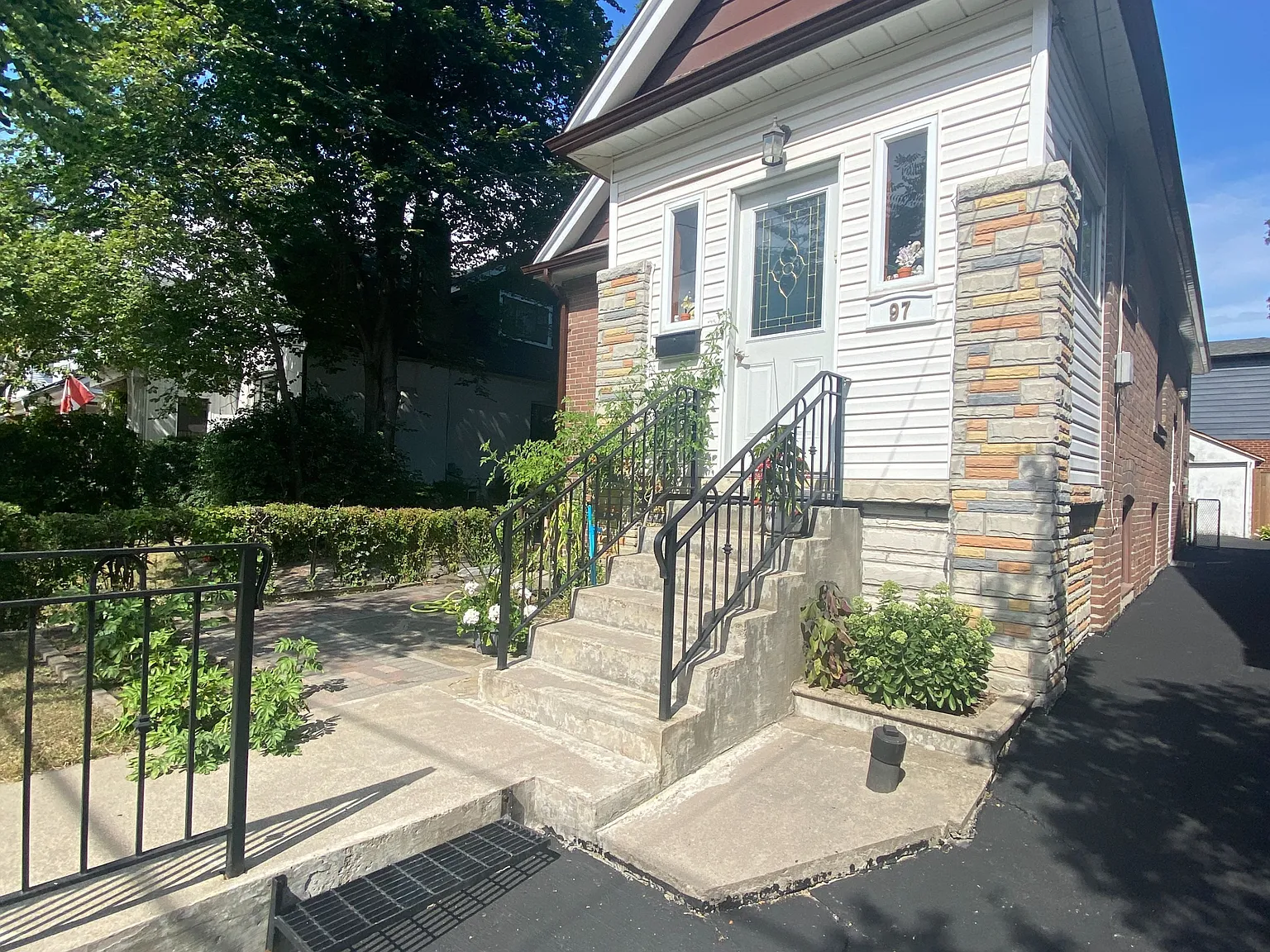 2 bed, $2,000 — Photo 1