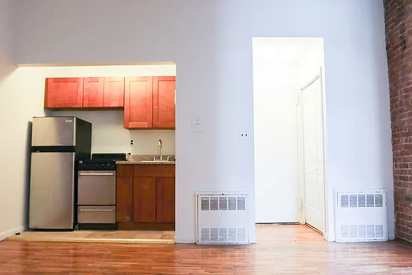 Rented by Ethan Blinder, LREB | media 30