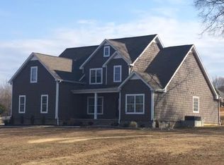 1109 Green Hill Dr, Paris, TN 38242