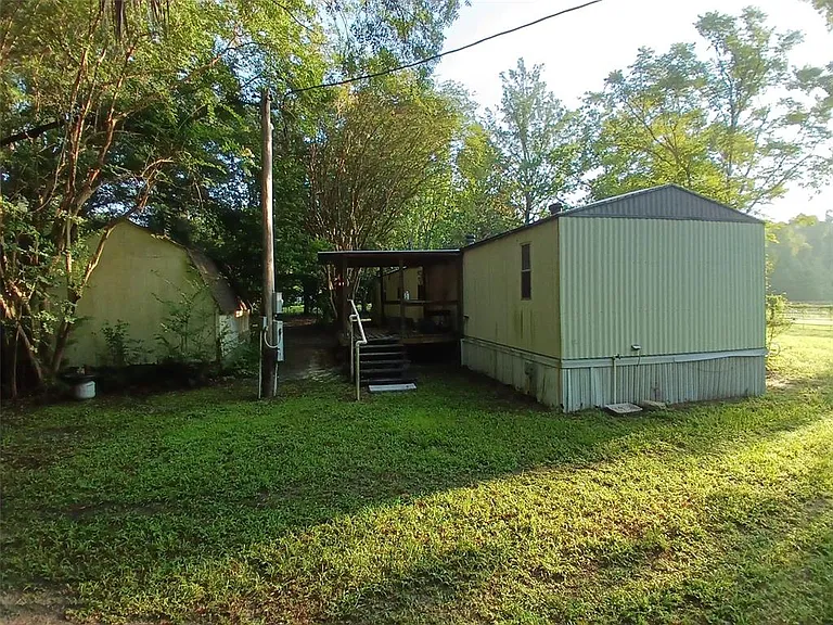 210 SE Hardin Ct — Photo 9