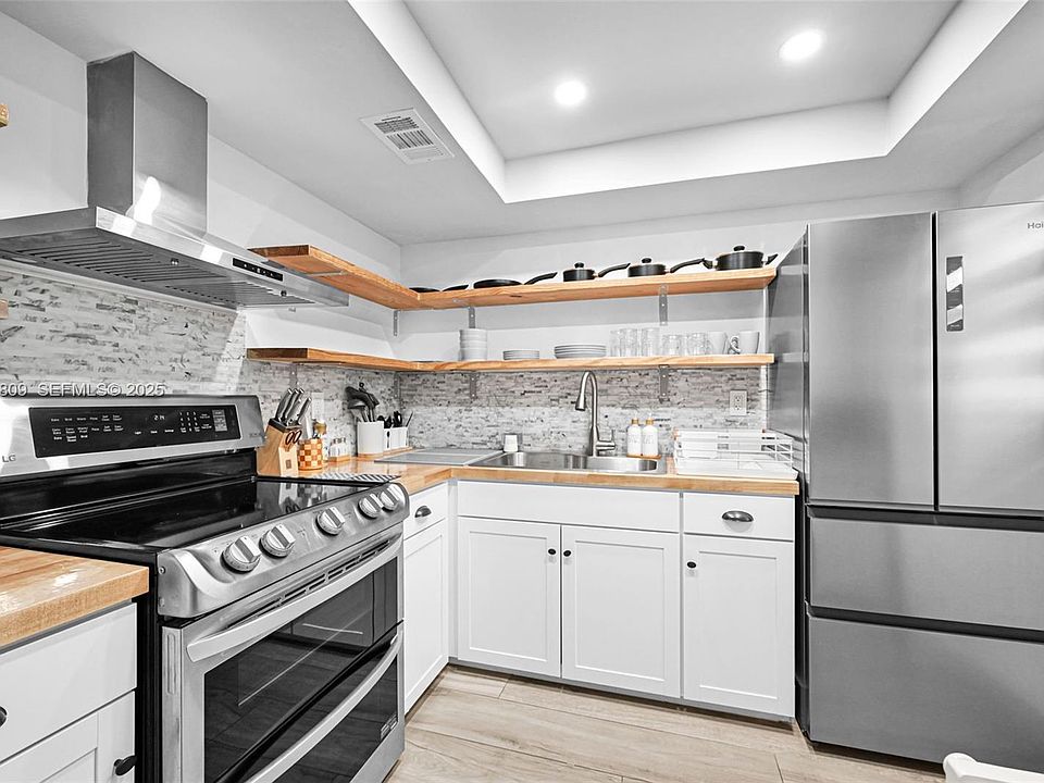 1st image of 1418 Collins Ave APT 302