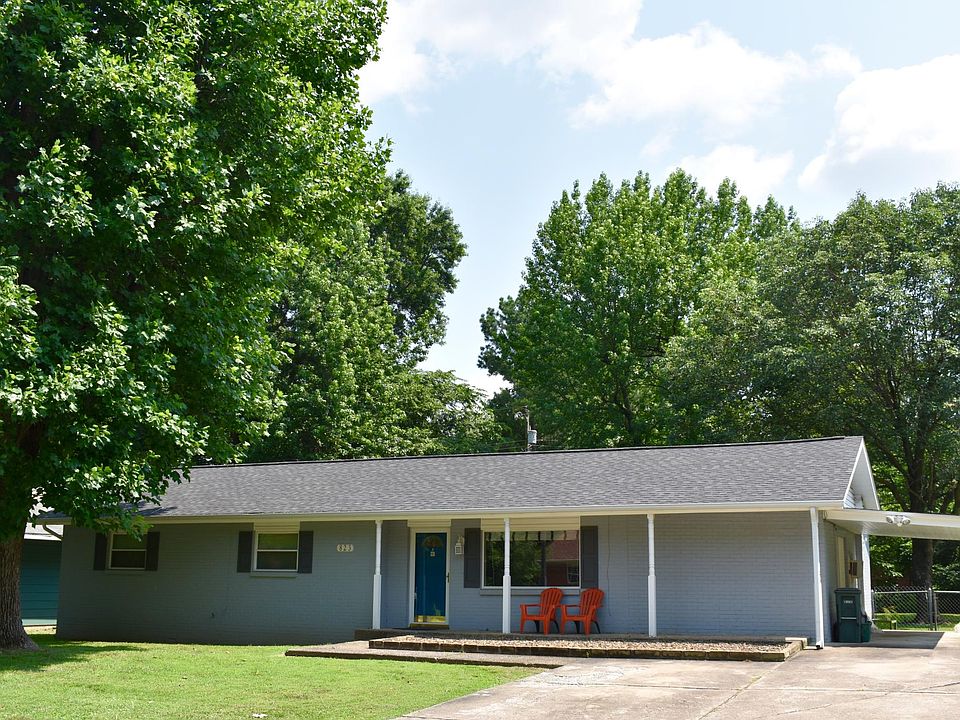 1st image of 823 W Davis St