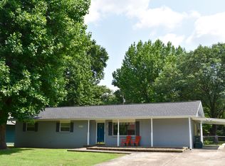 823 W Davis St, Fayetteville, AR 72703