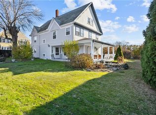 4 Renfrew Park, Middletown, RI 02842