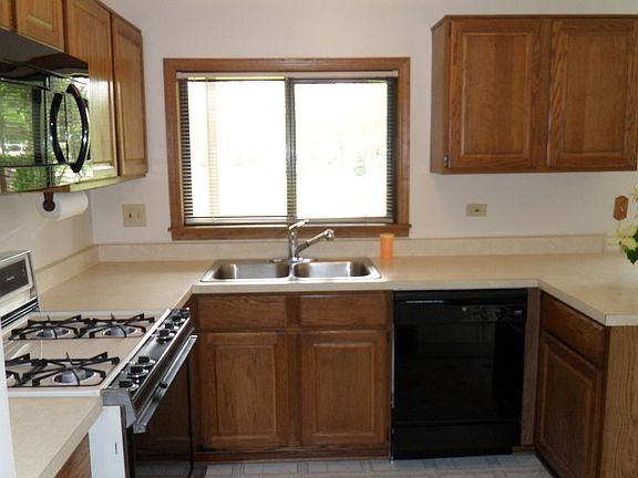 3rd image of 2834 Denton Ct