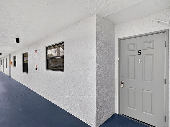 3rd image of 1200 SE Parkview Place #F-5