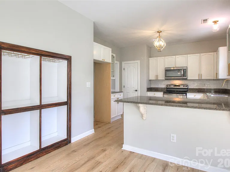 8414 Bampton Dr — Photo 10