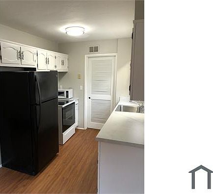 3rd image of 24201 Puritan Ave